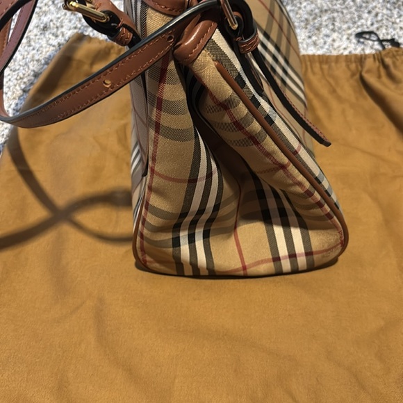 Burberry Beige Checkered Women's Bag - Picture 4 of 7